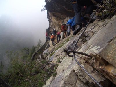 009-Exponierte Querung im Klettersteig Lehner Wasserfall